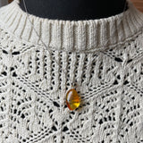 قلادة من الكهرمان الطبيعي، مصنوعة من الفضة الإسترليني عيار 925 في الاتحاد الأوروبي، حجر كريم من بحر البلطيق، وزنها 2 غرام، هدية