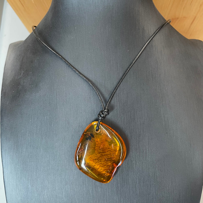 Vintage Natural Amber Pendant Made in EU Baltic Gemstone 7.5 g Gift
