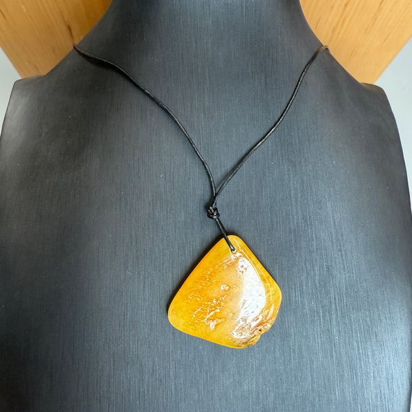 Vintage Natural Amber Pendant Made in EU Baltic Gemstone 4.5 g Gift