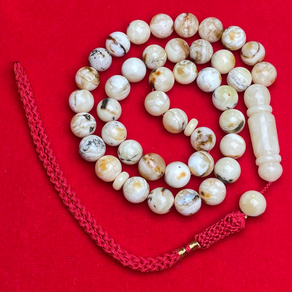 مسبحة صلاة إسلامية طبيعية من أوريو، مصنوعة من العنبر الأبيض، قطرها 10.7 مم ووزنها 32.7 غرام.