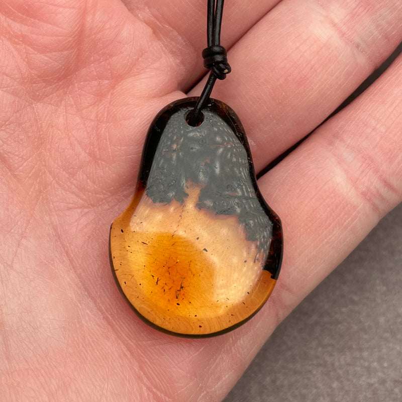AMBER PENDANT “THOR’S HAMMER” 3,7G